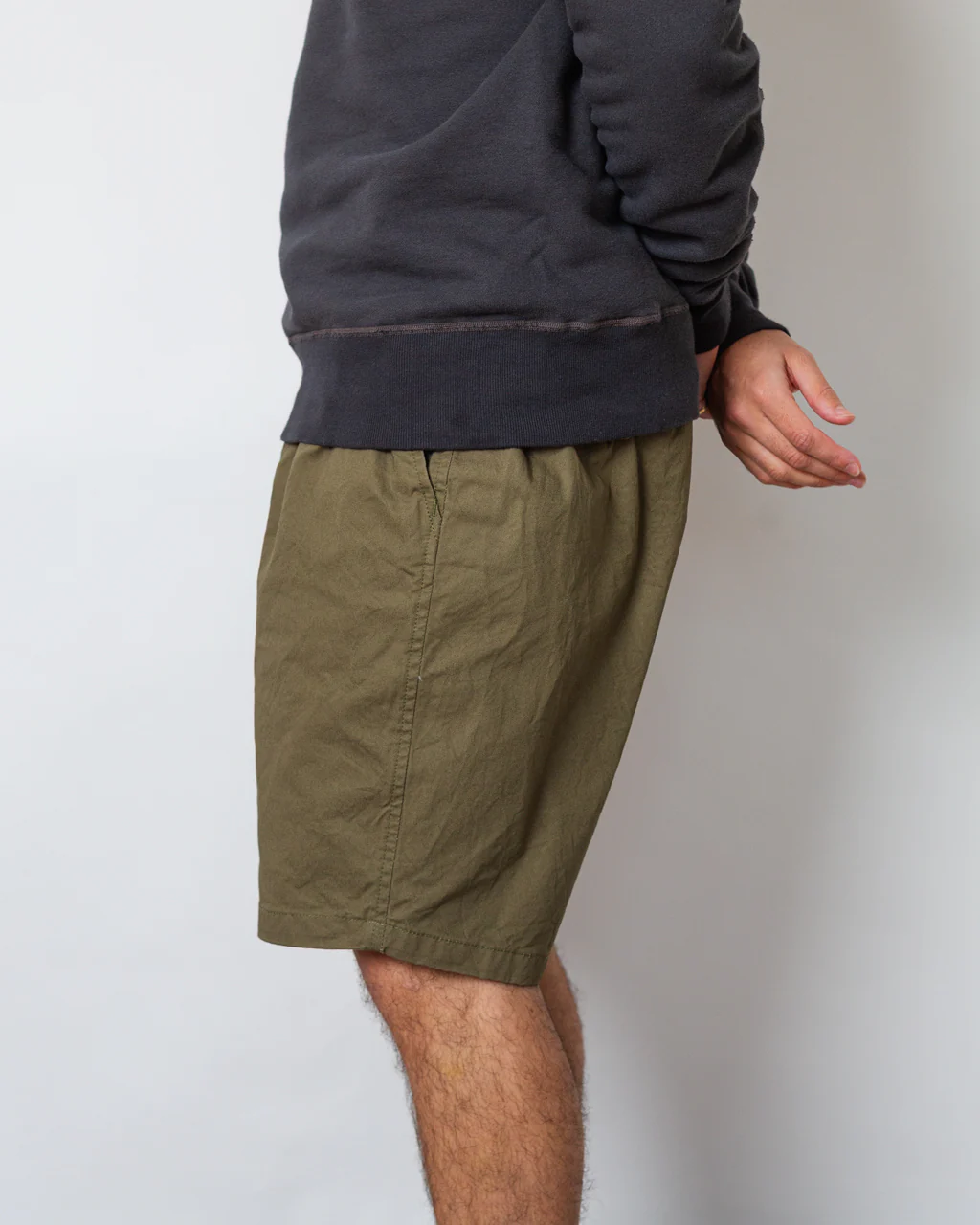 Single Pleated Peg Top Wide Shorts - Olive - Image 4